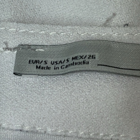 ZARA Women White Short Sleeve Pull Over Top small Silver Button Shoulder Detail - Picture 5 of 6